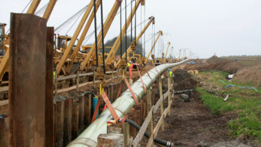 ID 1400 pipe length with additionally attached GRP skids is pulled in