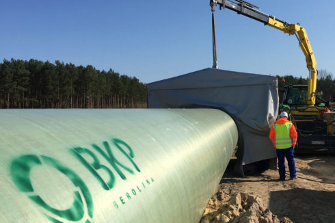 Lightproof tent protects against UV light