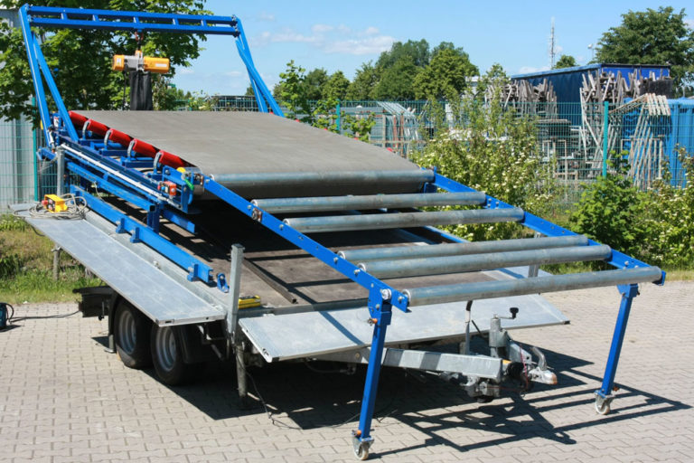 Mobile conveyor belt